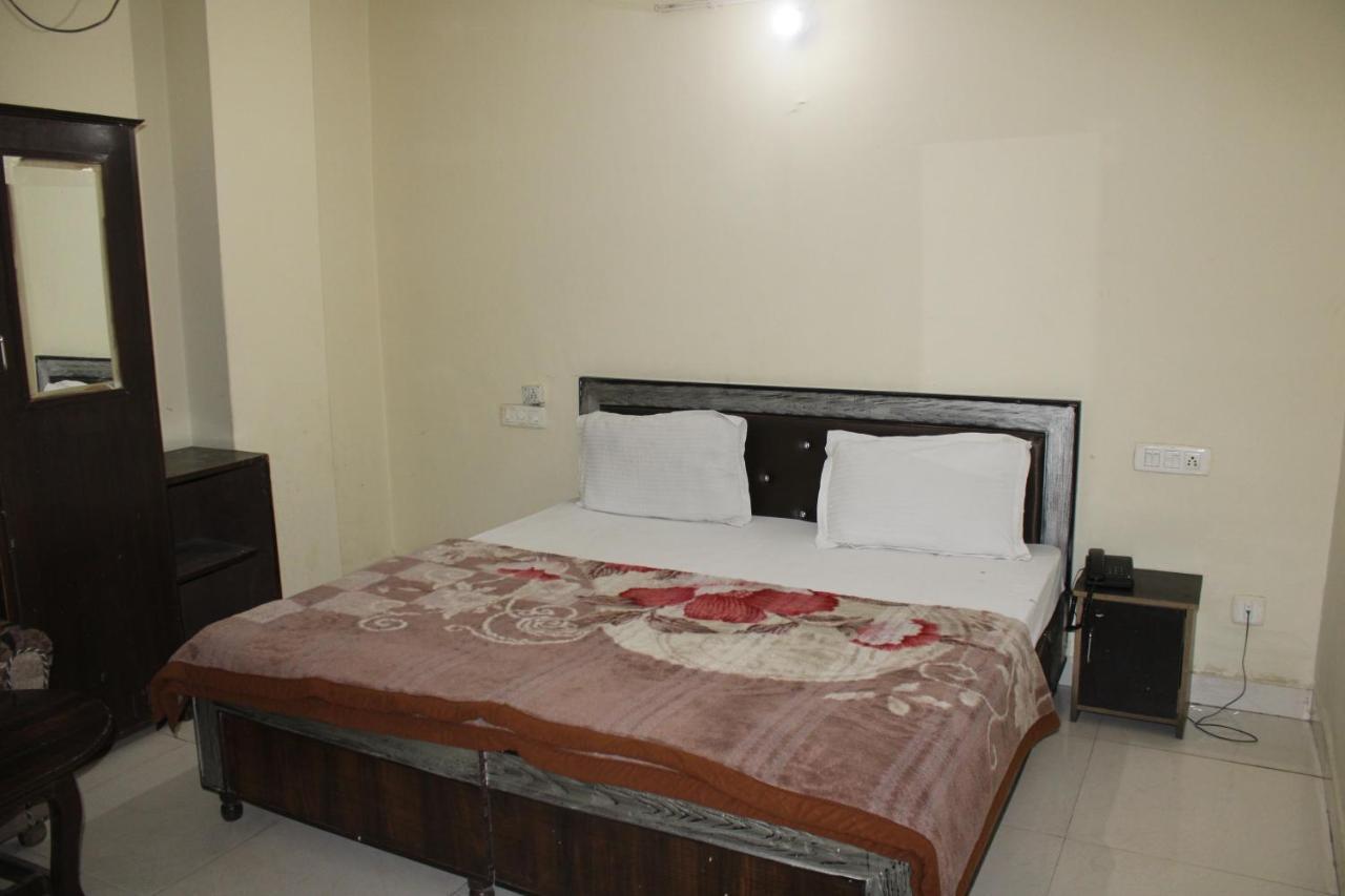 Hotel Diamond Palace Chandigarh Exterior photo